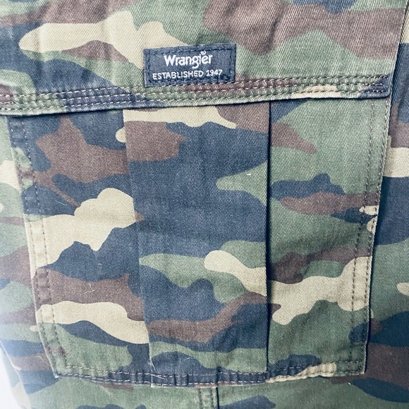 Wrangler, Green Camo, Mens 34x32 Straight Leg Fleece Lined Cargo Pants-NWT - Picture 3 of 12